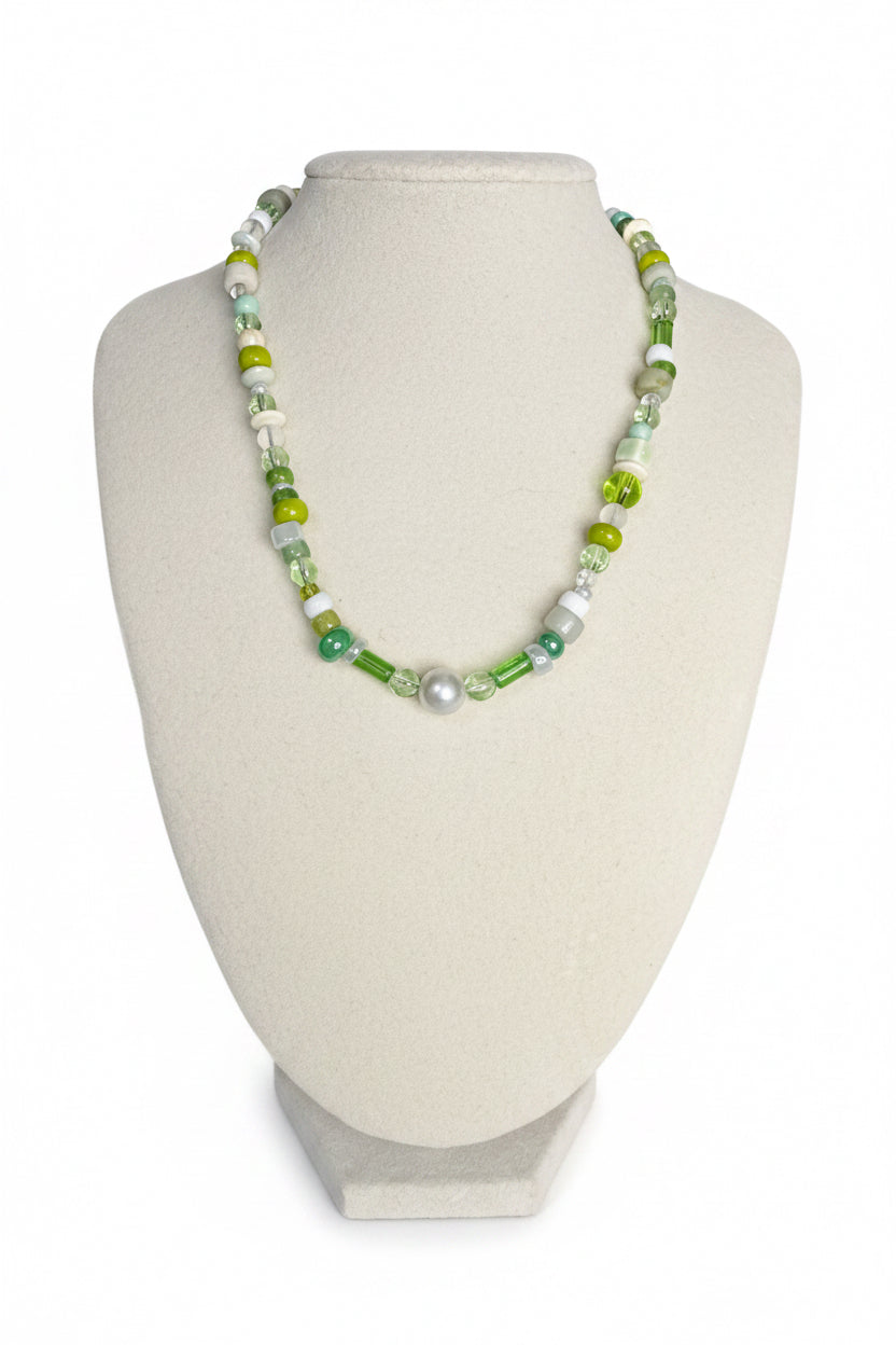 Beads and Glass Pearls Necklace