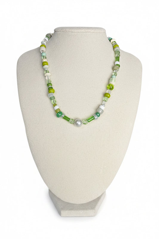 Beads and Glass Pearls Necklace