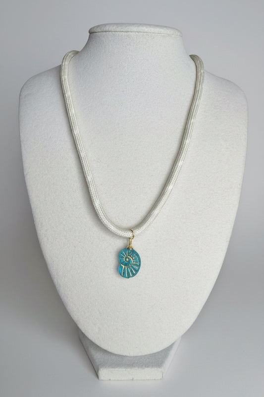 ROPE NECKLACE & BLUE SHELL CHARM